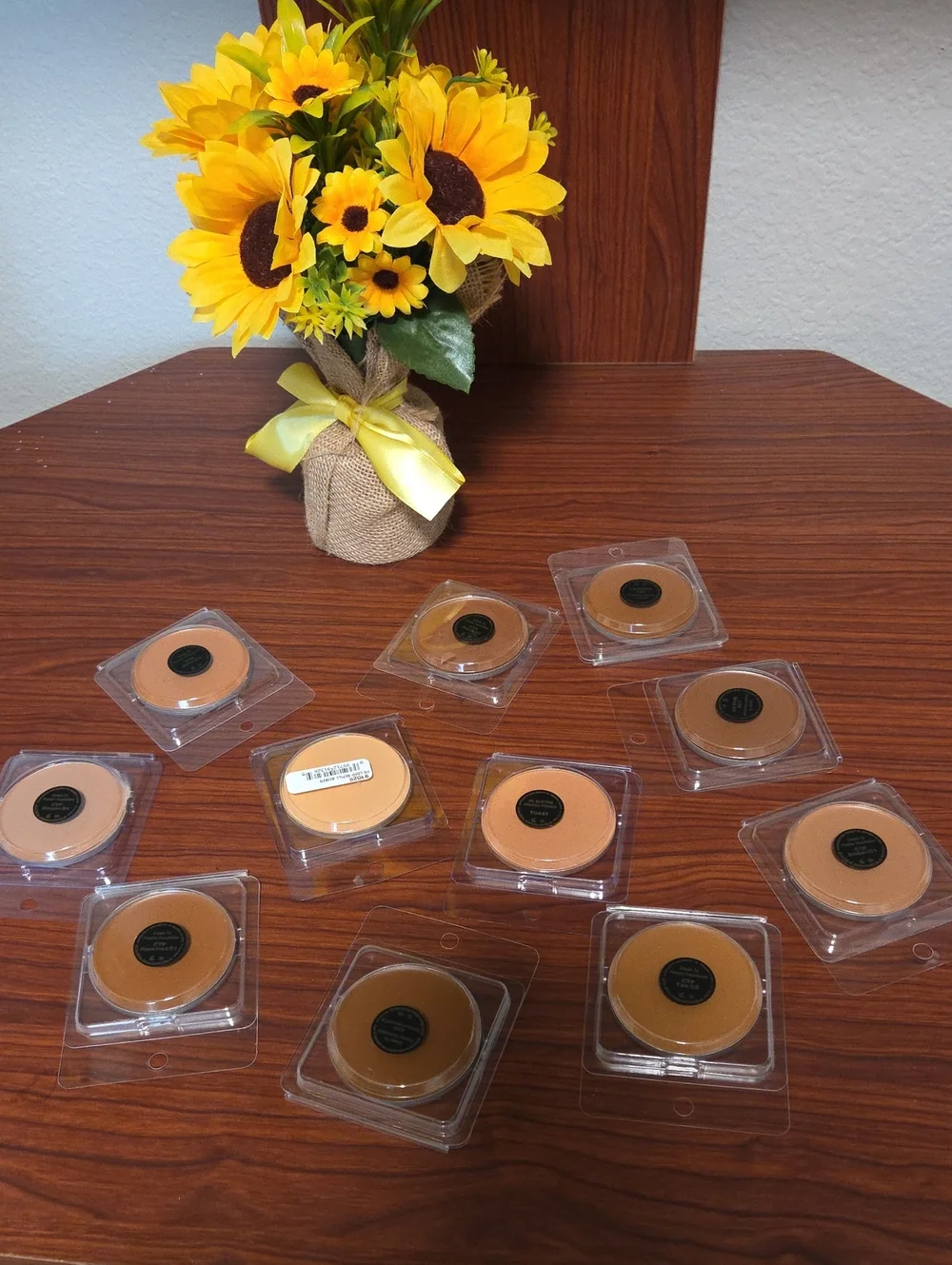 Flori Roberts Creme to Powder Foundation New sampless $10 each